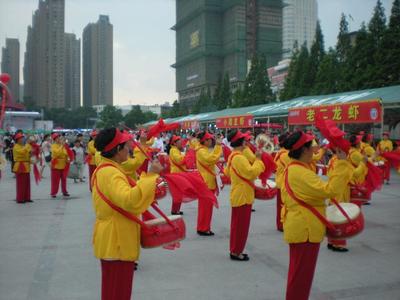 鑼鼓喧天展雄風(fēng)，文化策劃鑄精魂——記合肥金馬車(chē)文化傳播工作室的特色服務(wù)